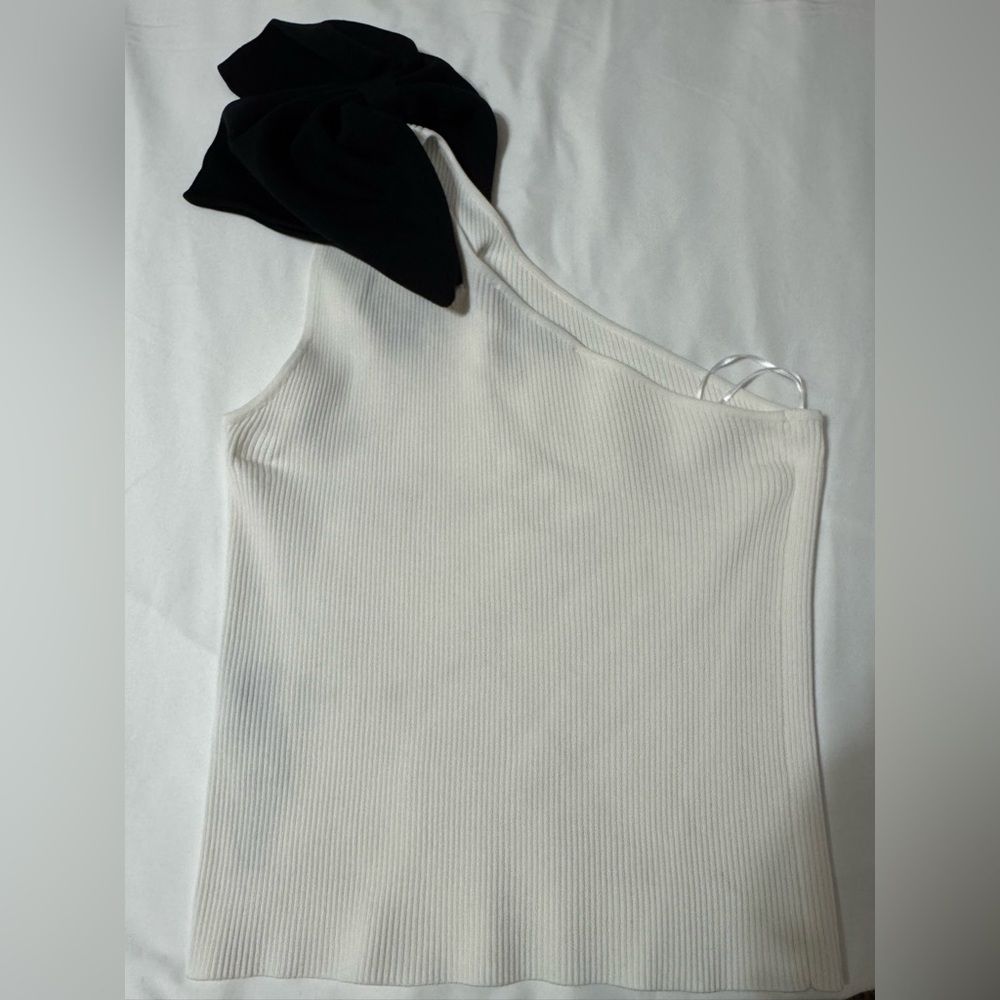 Zara | White One Shoulder Bow Top | Medium - Picture 6 of 6